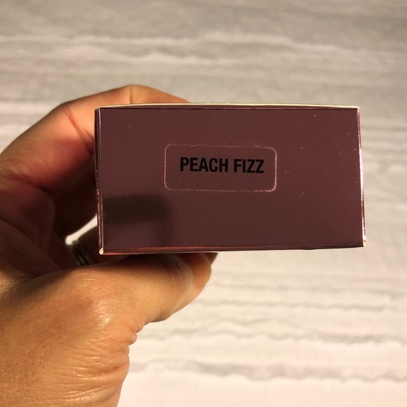 Anastasia Beverly Hills Loose Highlighter Powder - Picture 2 of 10